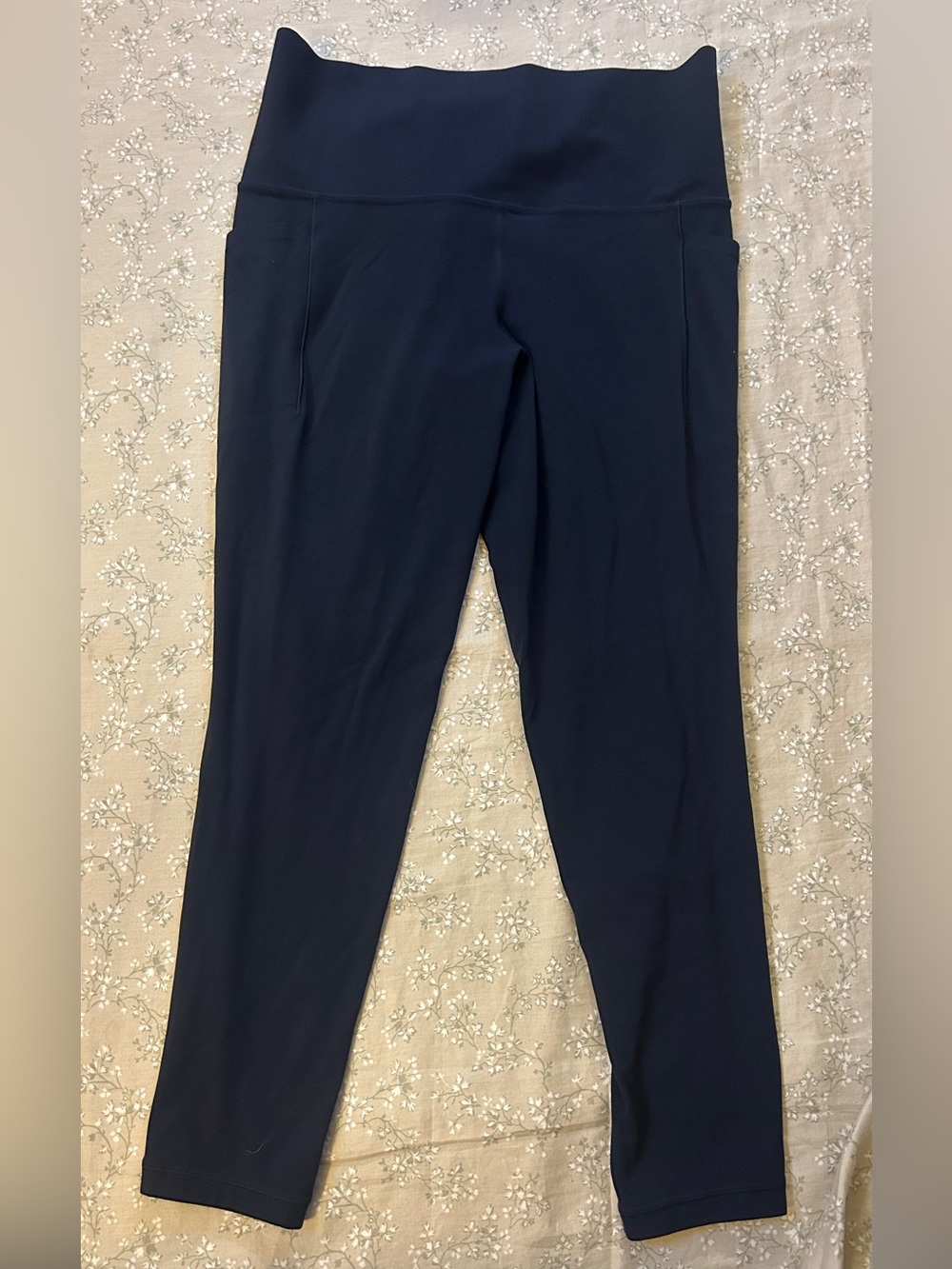 Athleta Salutation Stash 7/8 Tight High Rise Leggings Navy Blue Size Medium M